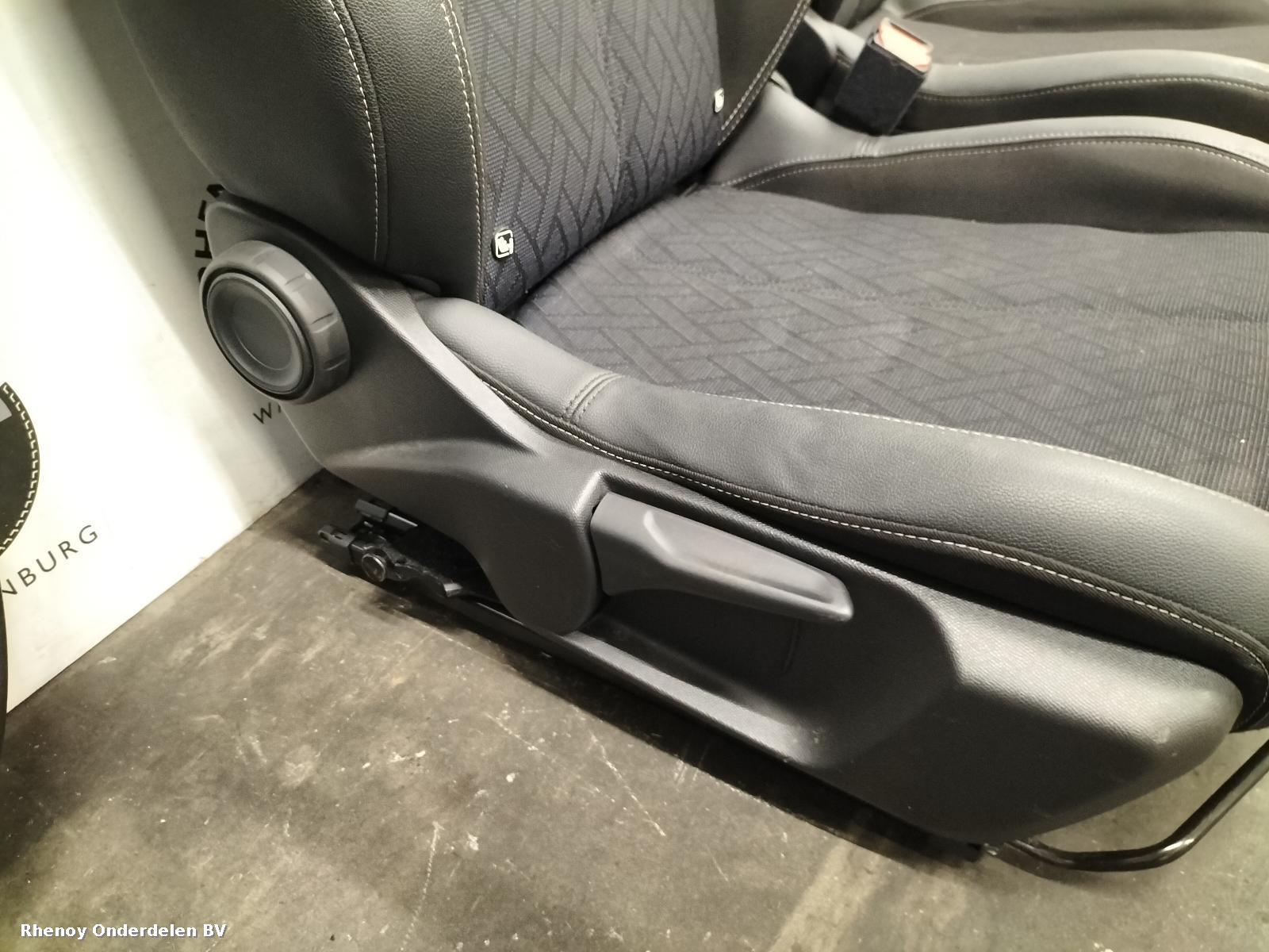 View Auto part INTERIEUR COMPLEET OPEL / VAUXHALL CORSA 2021