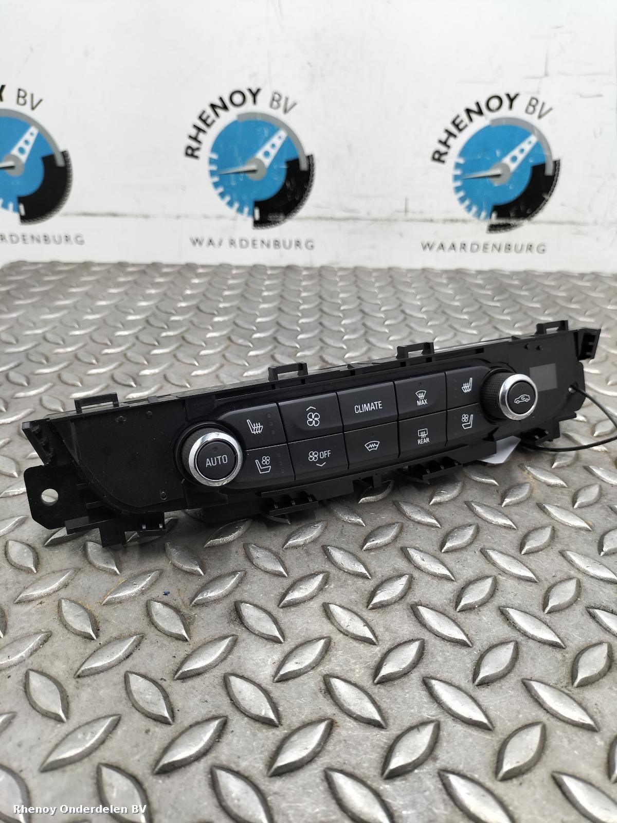 Bekijk Auto-onderdeel KACHEL BEDIENINGSPANEEL OPEL / VAUXHALL INSIGNIA 2017