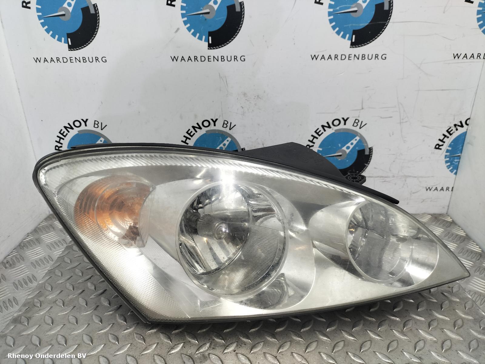 View Auto part R Headlamp KIA CEED 2007