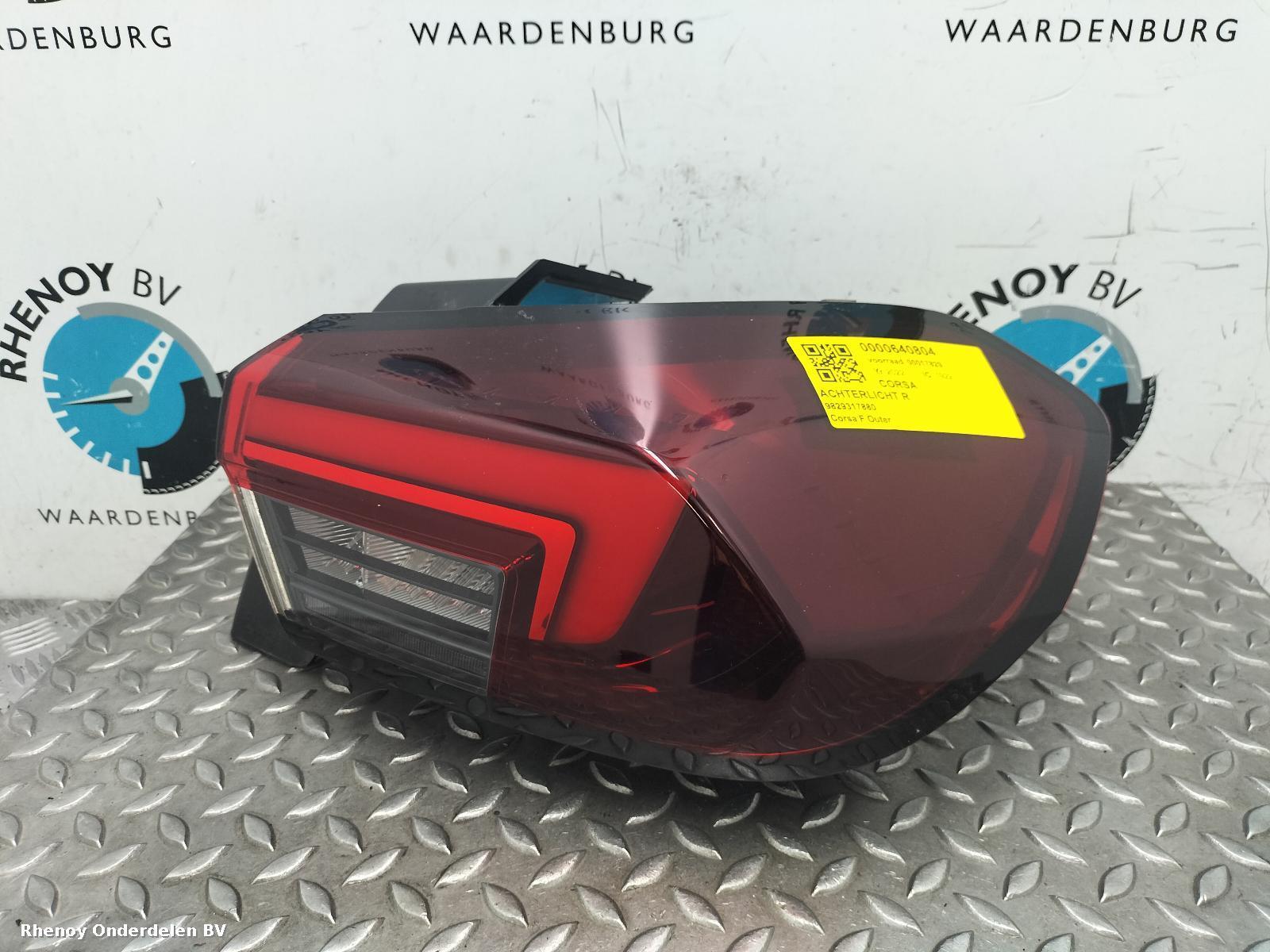 Bekijk Auto-onderdeel ACHTERLICHT R OPEL / VAUXHALL CORSA 2022