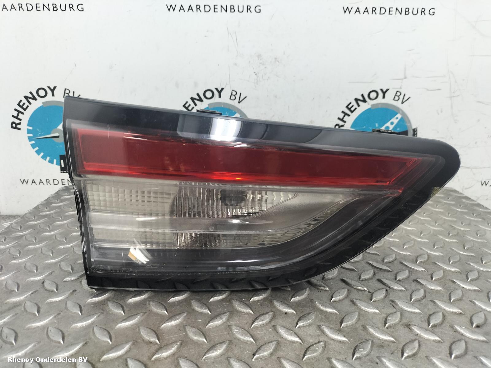Bekijk Auto-onderdeel ACHTERLICHT L FORD KUGA 2023