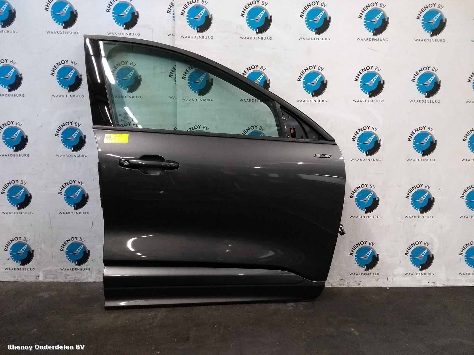 Bekijk Auto-onderdeel PORTIER RV FORD KUGA 2023