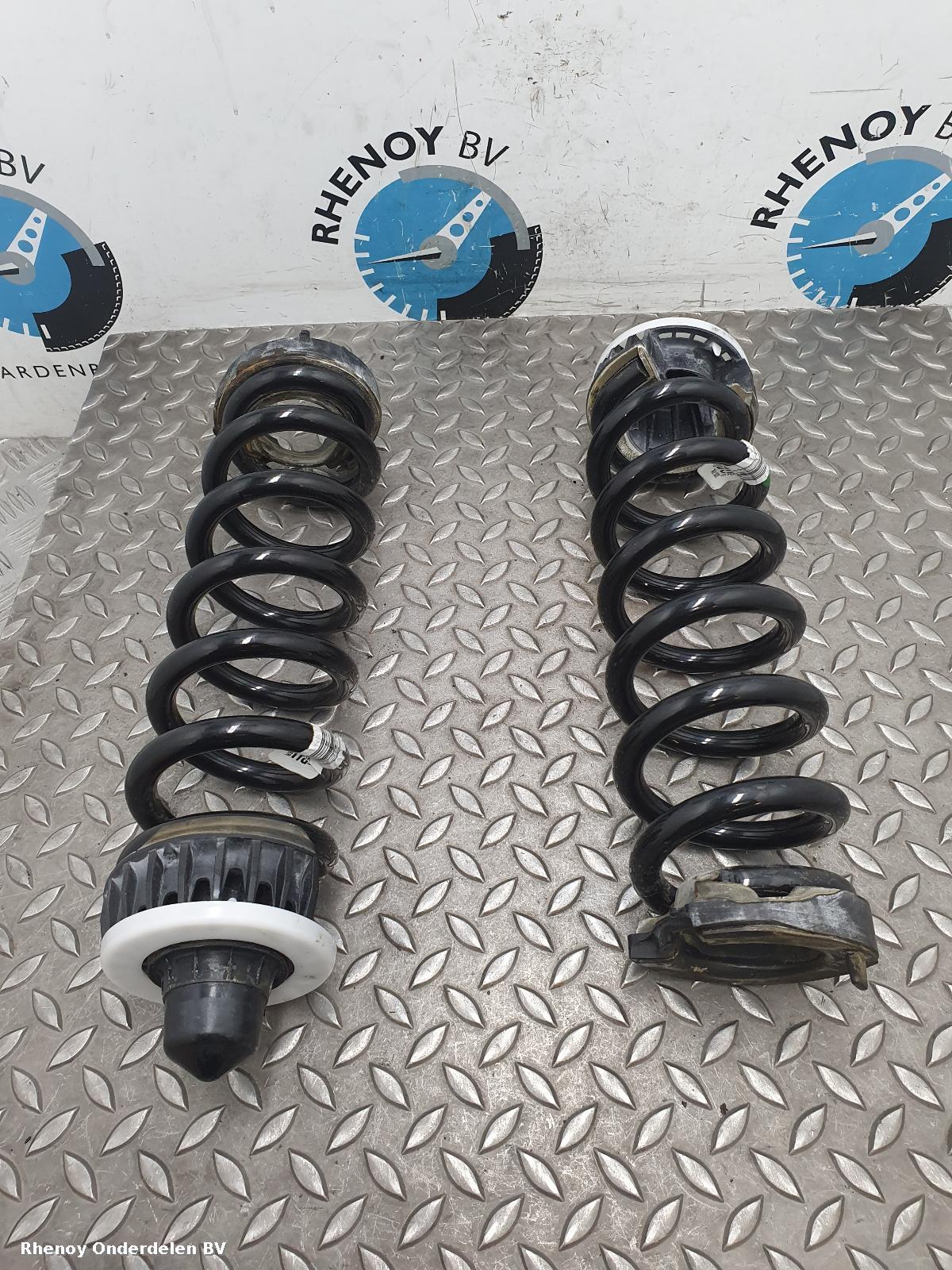 Bekijk Auto-onderdeel SCHROEFVEER ACHTER BMW 2 SERIES 2025