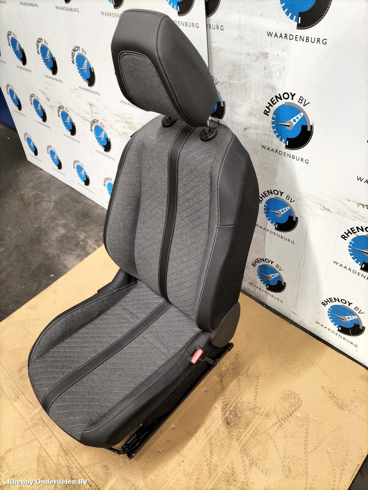 2024 PEUGEOT 208 STOEL VOOR View Auto part STOEL VOOR PEUGEOT 208 2024
