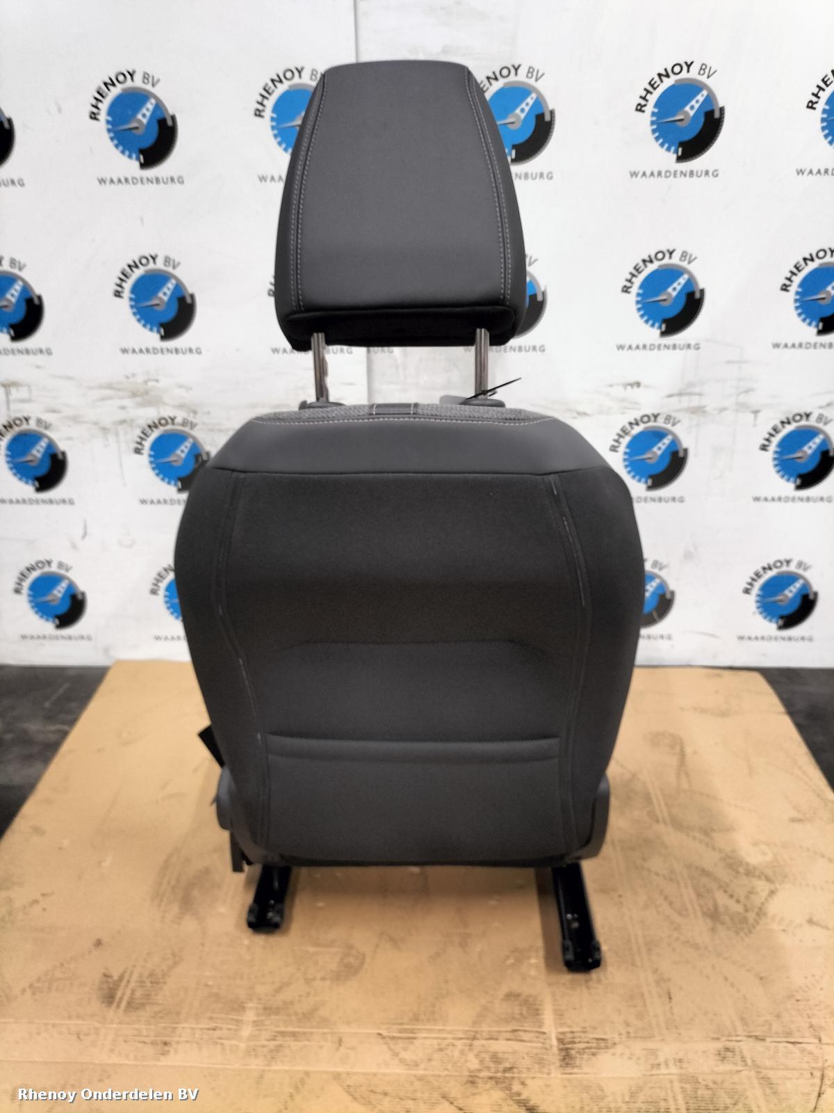 2024 PEUGEOT 208 STOEL VOOR View Auto part STOEL VOOR PEUGEOT 208 2024