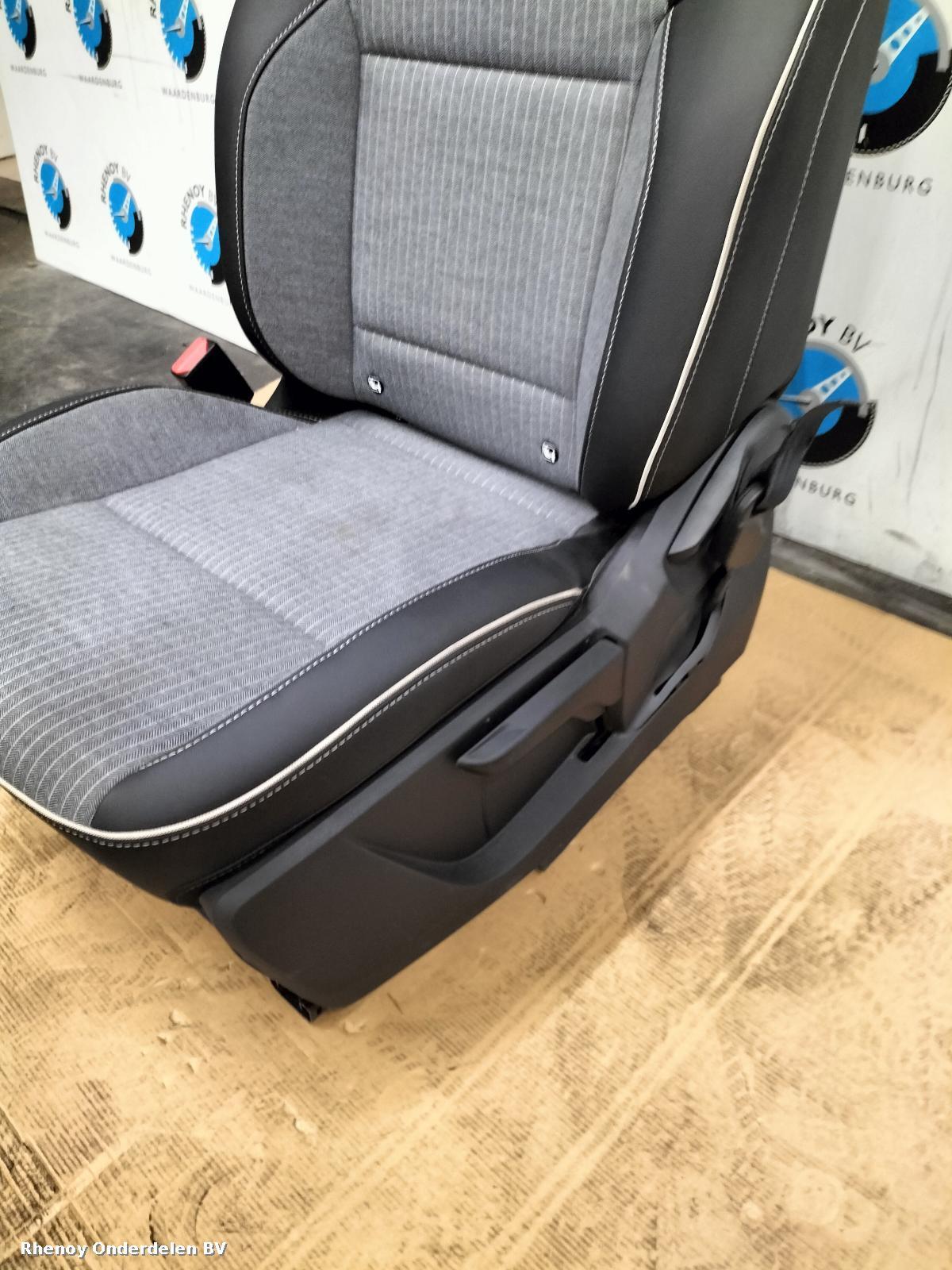 2024 RENAULT CLIO STOEL VOOR View Auto part STOEL VOOR RENAULT CLIO 2024