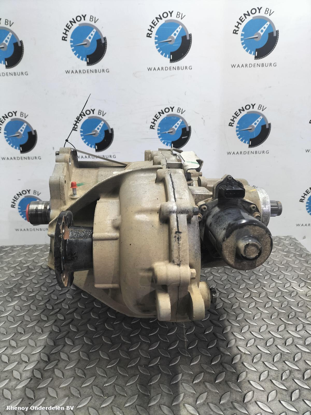 View Auto part TUSSENBAK NISSAN NAVARA 2018