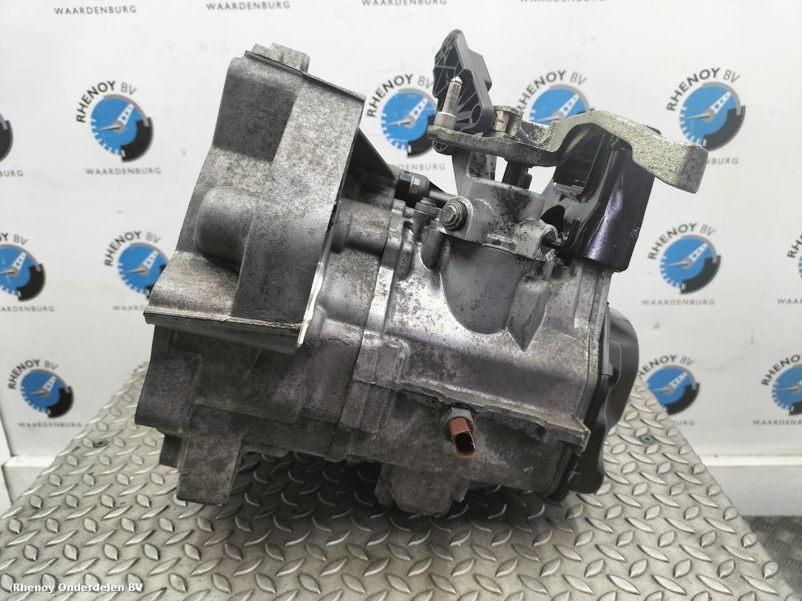 2011 VOLKSWAGEN POLO TRANSMISSIE / VERSNELLINGSBAK View Auto part TRANSMISSIE / VERSNELLINGSBAK VOLKSWAGEN POLO 2011