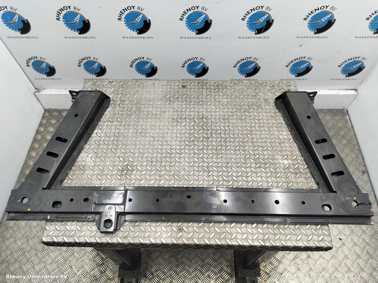 Bekijk Auto-onderdeel RADIATEUR BALK RENAULT KANGOO 2013