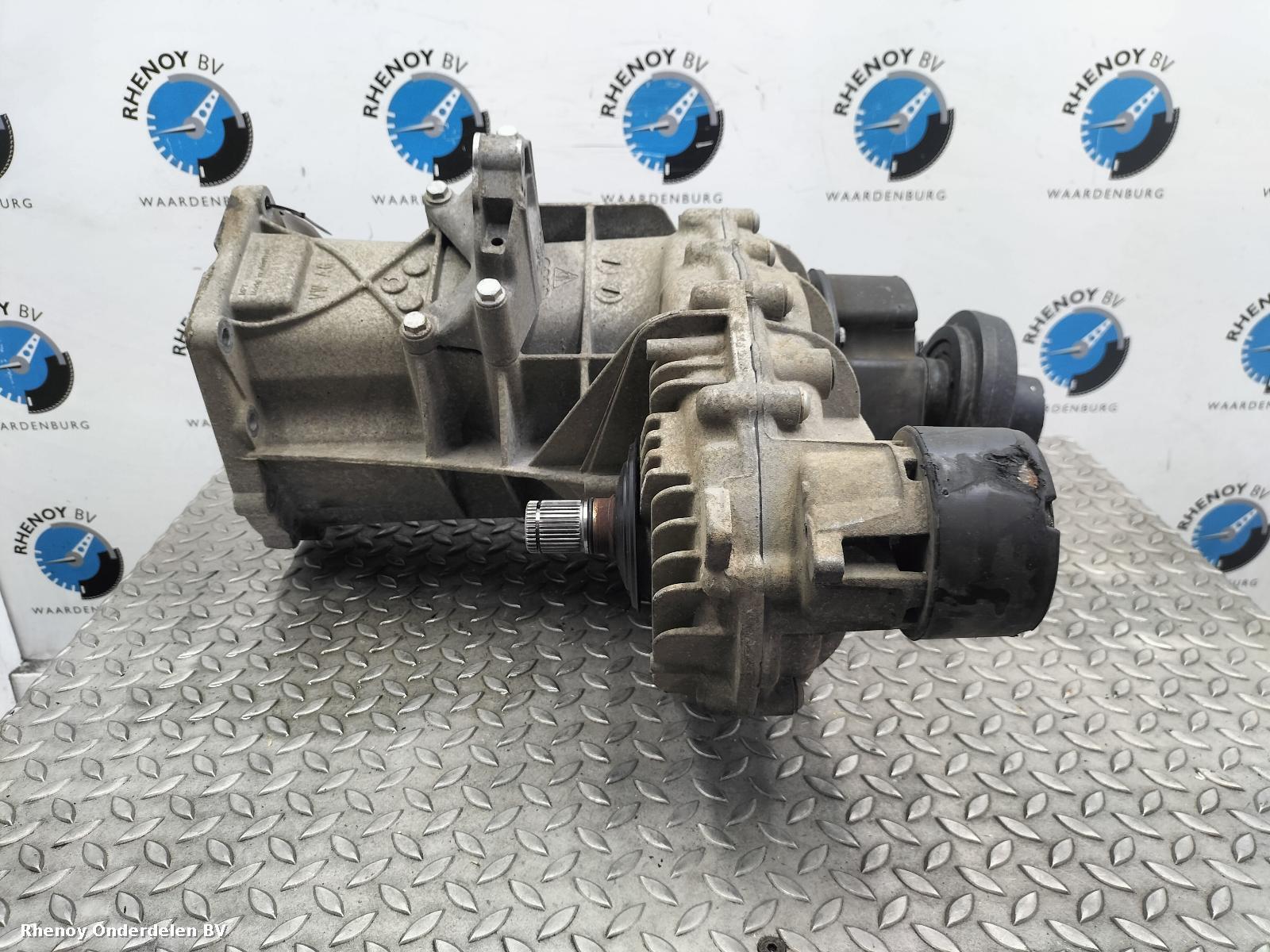 View Auto part TUSSENBAK VOLKSWAGEN TOUAREG 2017