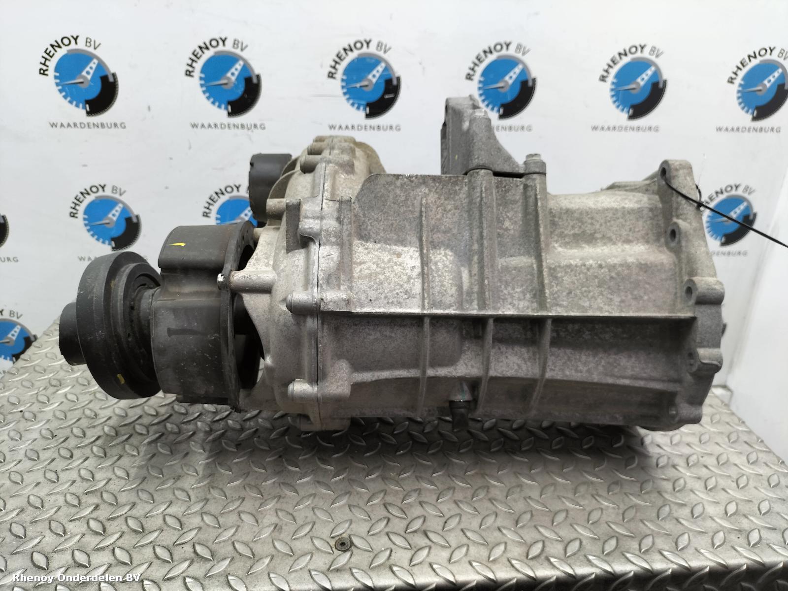 View Auto part TUSSENBAK VOLKSWAGEN TOUAREG 2017