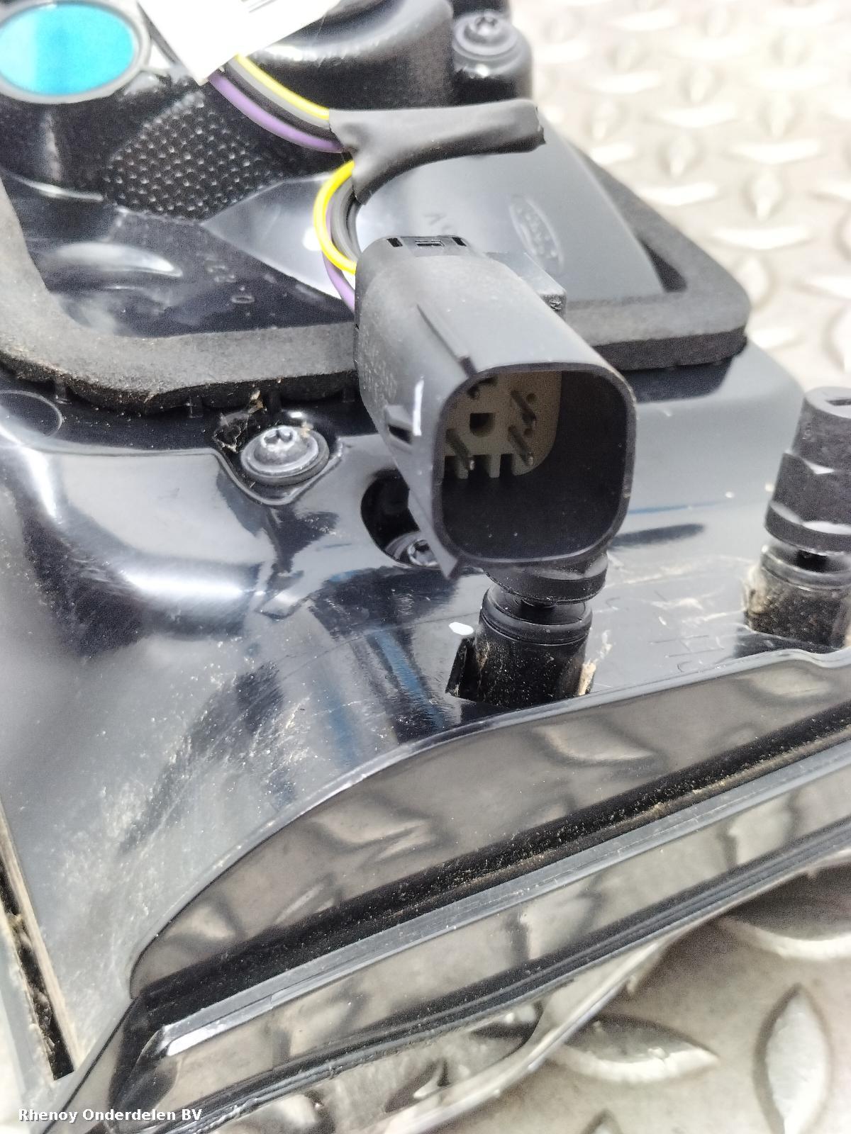 2020 FORD KUGA ACHTERLICHT R View Auto part ACHTERLICHT R FORD KUGA 2020