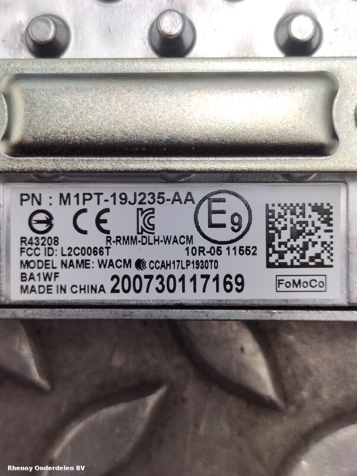 2020 FORD KUGA WIRELESS_PHONE_CHARGER_STATION View Auto part WIRELESS_PHONE_CHARGER_STATION FORD KUGA 2020
