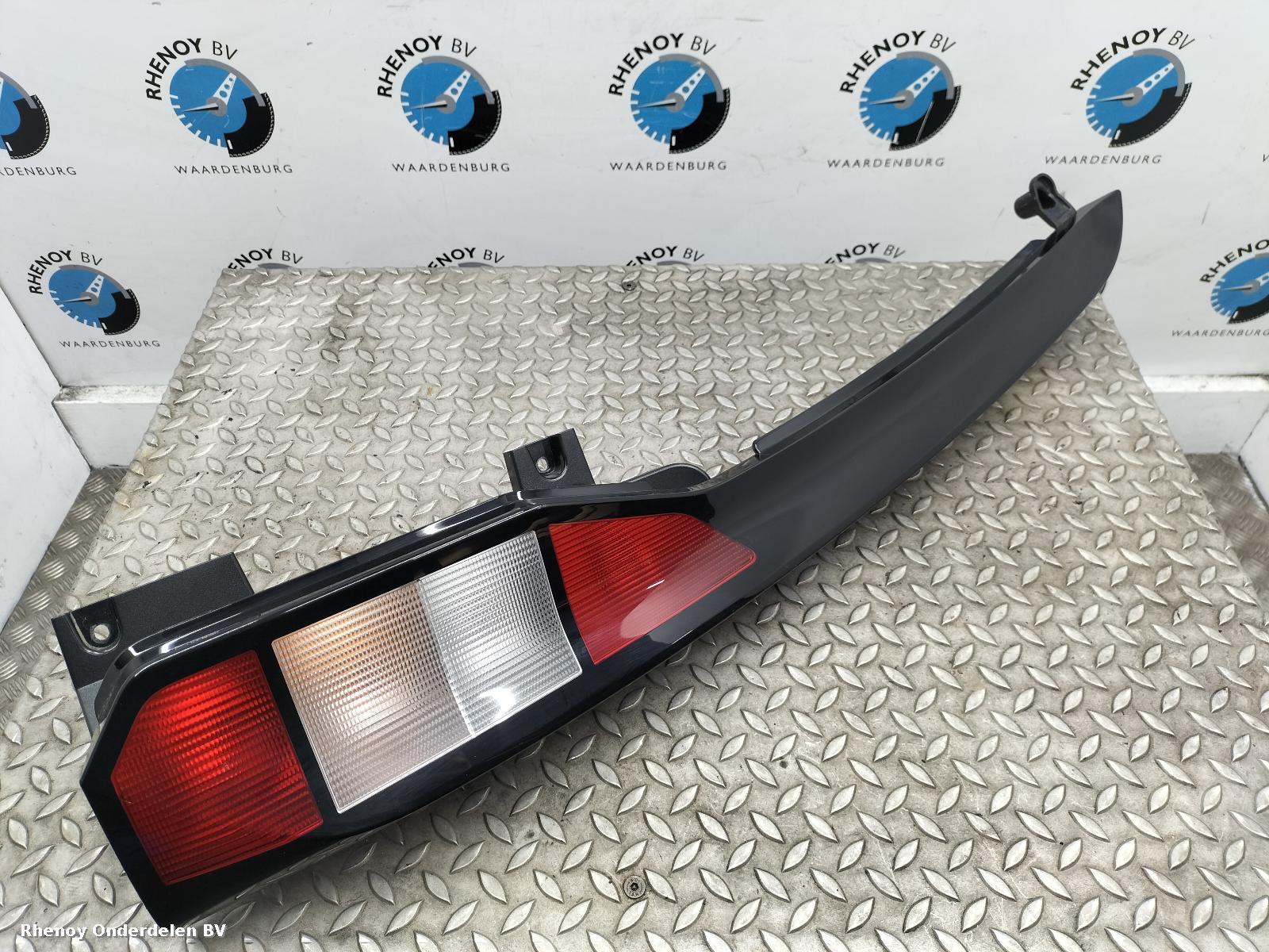 Bekijk Auto-onderdeel ACHTERLICHT R FORD TRANSIT CONNECT 2024