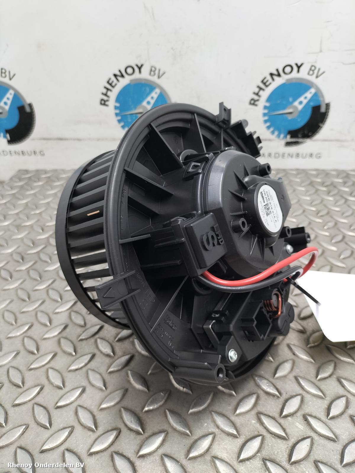 Bekijk Auto-onderdeel KACHELMOTOR FORD TRANSIT CONNECT 2024
