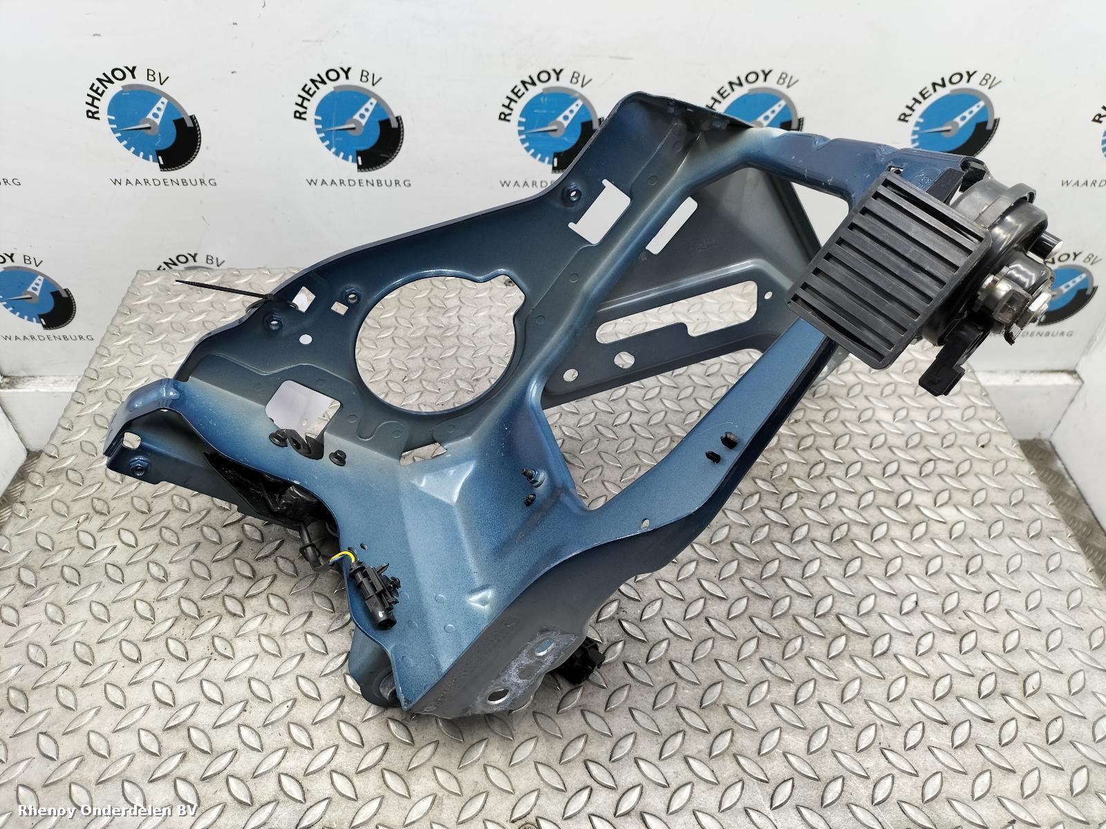 View Auto part Front Panel LYNK AND CO 01 2023