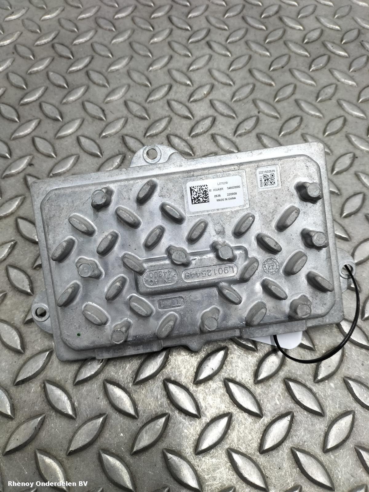 View Auto part XENON STUURAPPARAAT PEUGEOT 2008 2022