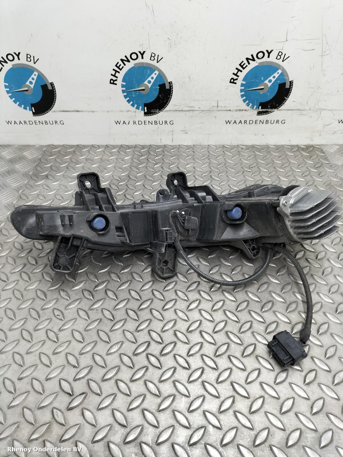 View Auto part DAGRIJVERLICHTING R PEUGEOT 2008 2022