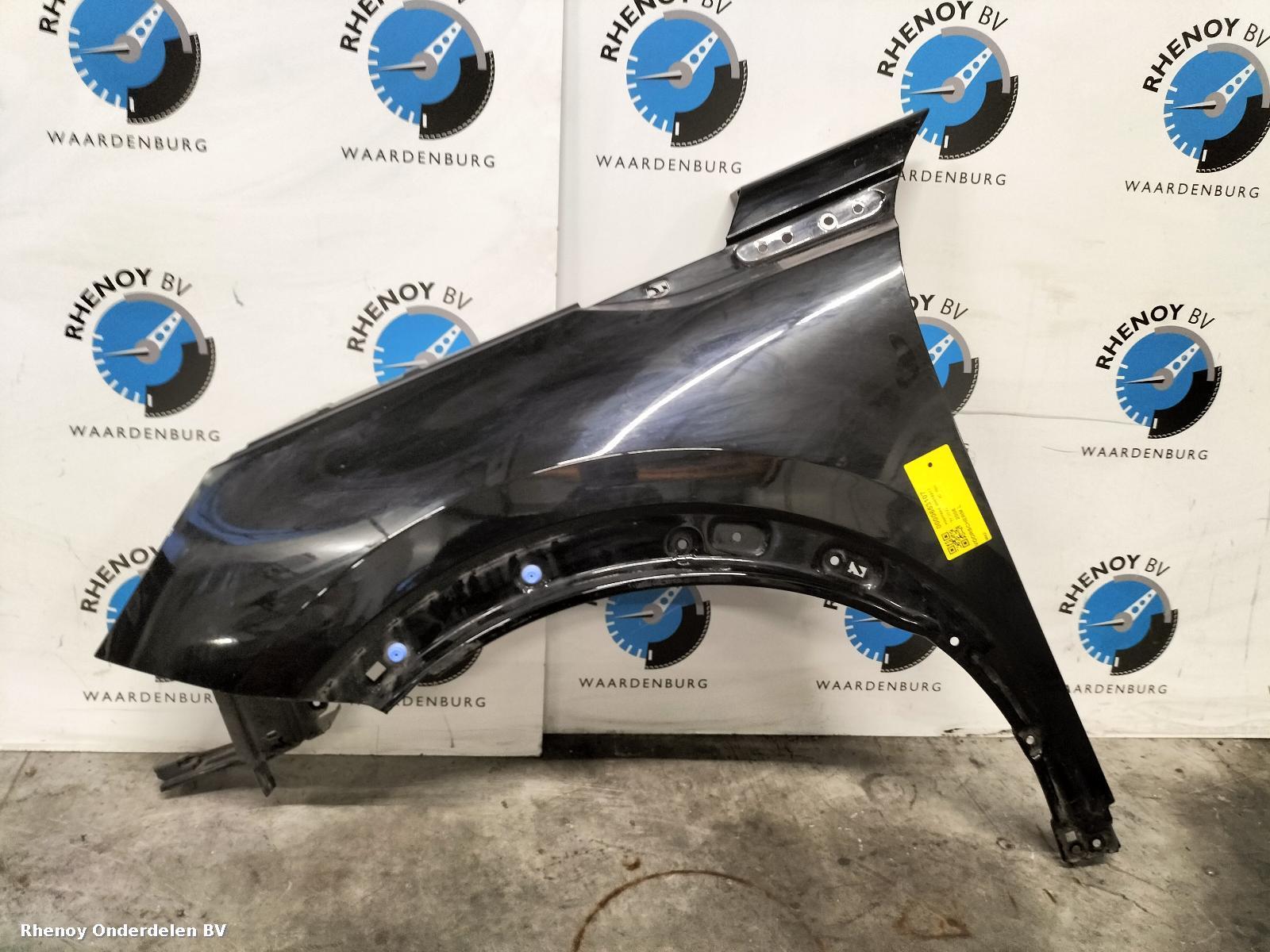 Bekijk Auto-onderdeel VOORSCHERM L PEUGEOT 2008 2022