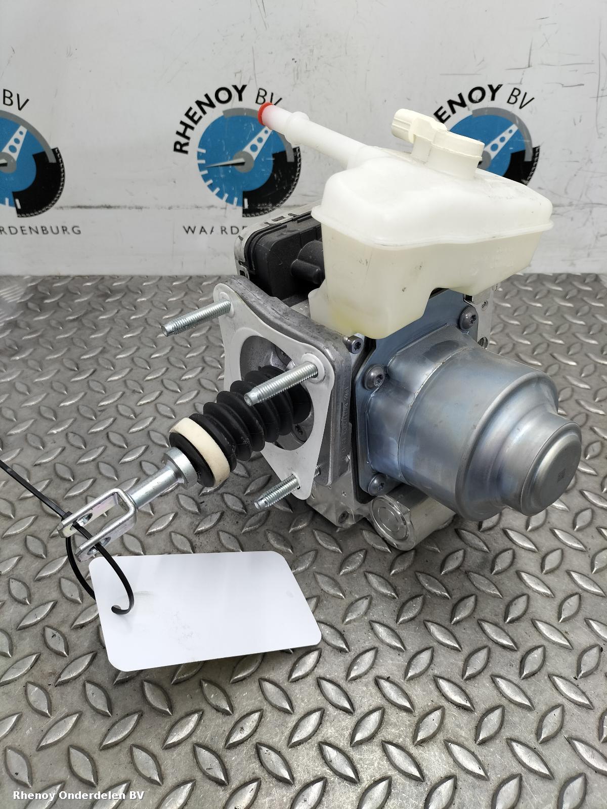 Bekijk Auto-onderdeel REM BEKRACHTIGER FORD KUGA 2025