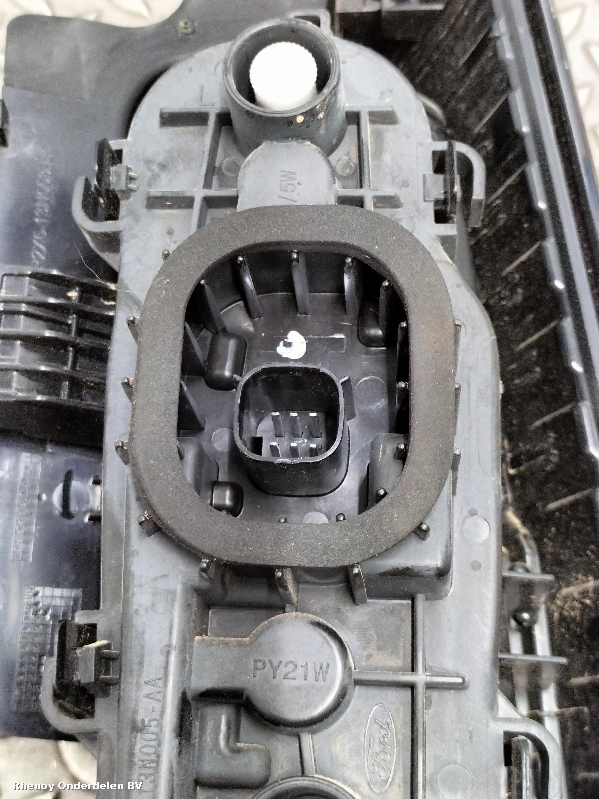 View Auto part ACHTERLICHT L FORD TRANSIT COURIER 2024