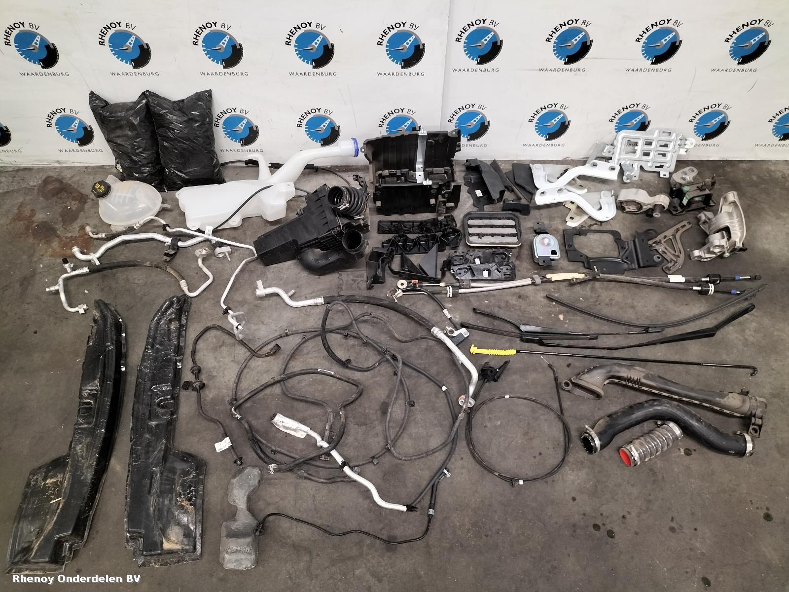 View Auto part VOORKOP COMPLEET FORD TRANSIT COURIER 2024