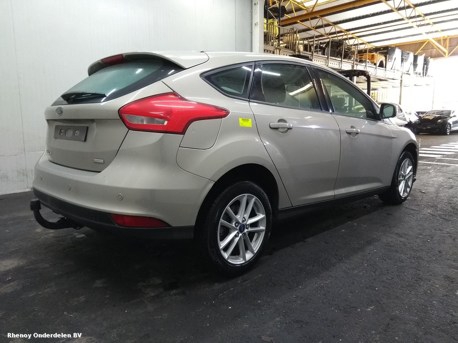 View Auto part ACHTERKANT AUTO COMPLEET FORD FOCUS 2015