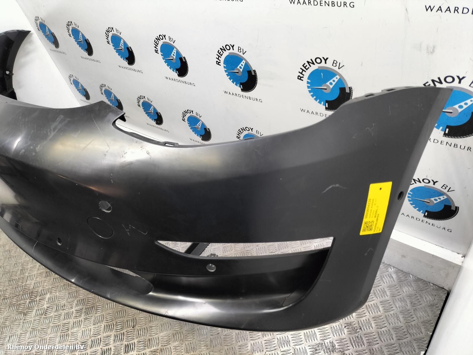 View Auto part VOORBUMPER TESLA MODEL 3 2023