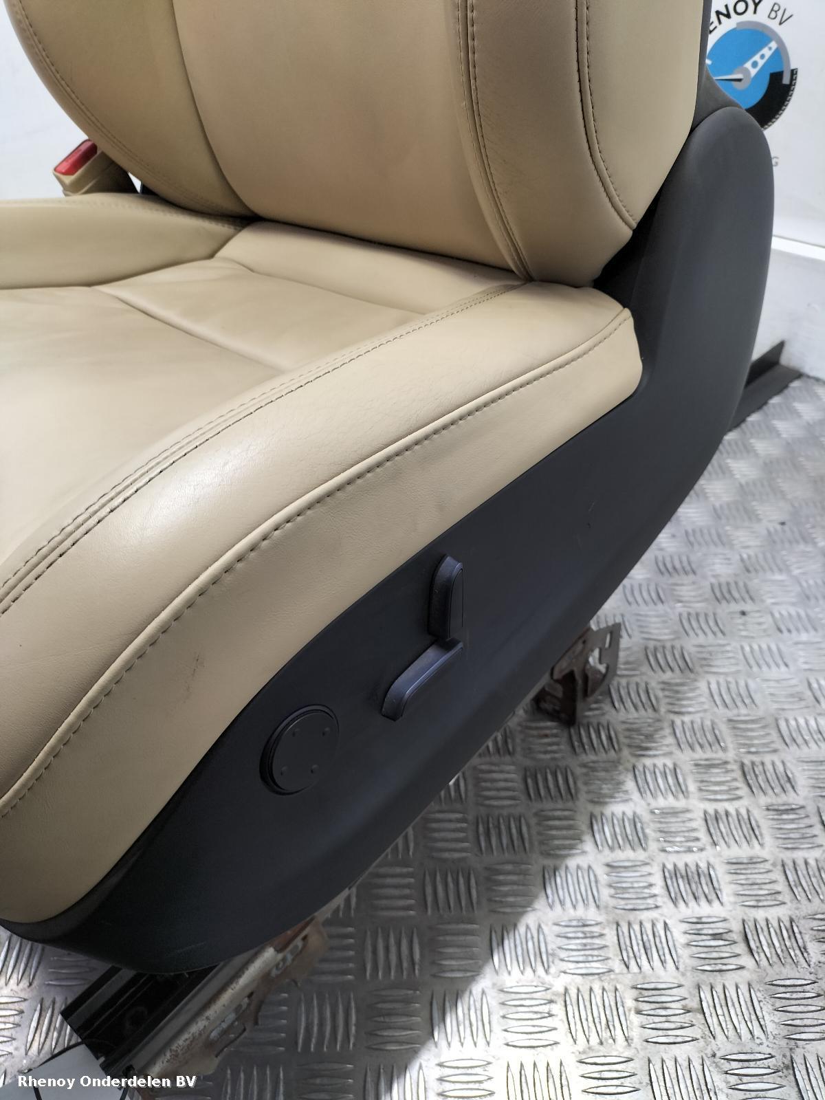 View Auto part STOEL VOOR TESLA MODEL X 2020