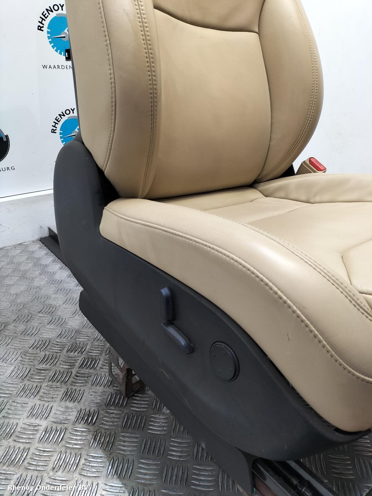 View Auto part STOEL VOOR TESLA MODEL X 2020