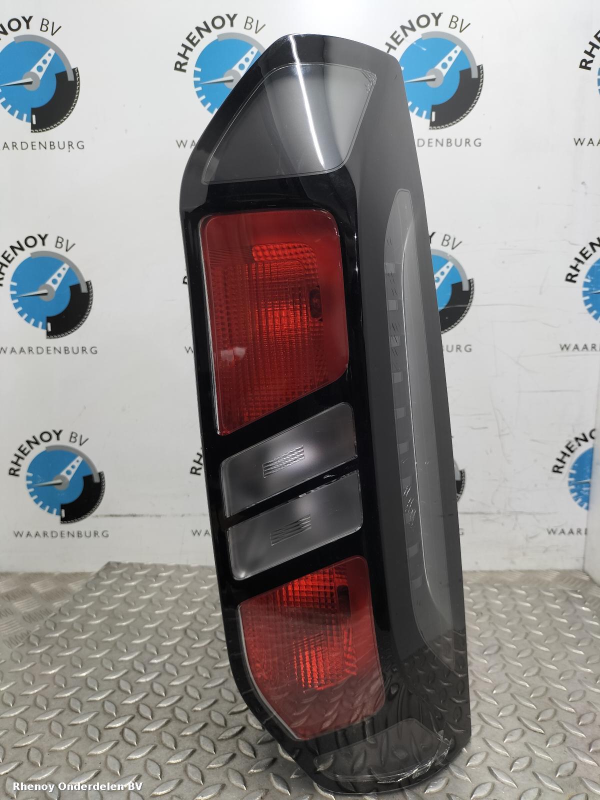 Bekijk Auto-onderdeel ACHTERLICHT R FORD TRANSIT CUSTOM 2024