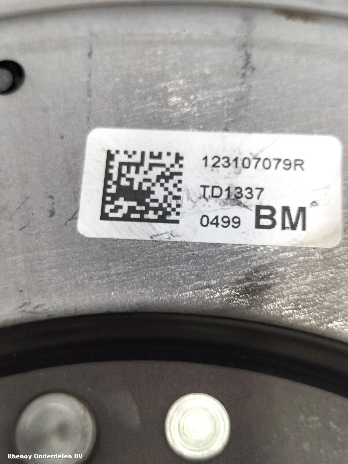 View Auto part VLIEGWIEL / KOPPELING RENAULT KANGOO 2022