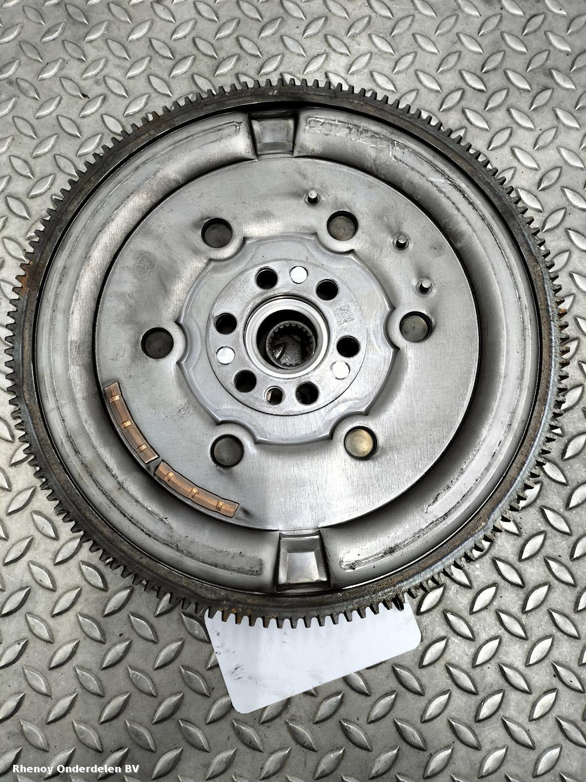 View Auto part VLIEGWIEL / KOPPELING RENAULT AUSTRAL 2021