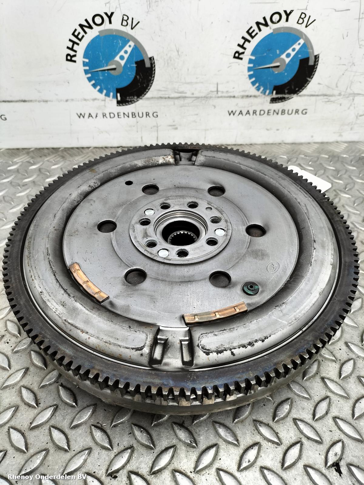 View Auto part VLIEGWIEL / KOPPELING RENAULT CLIO 2023