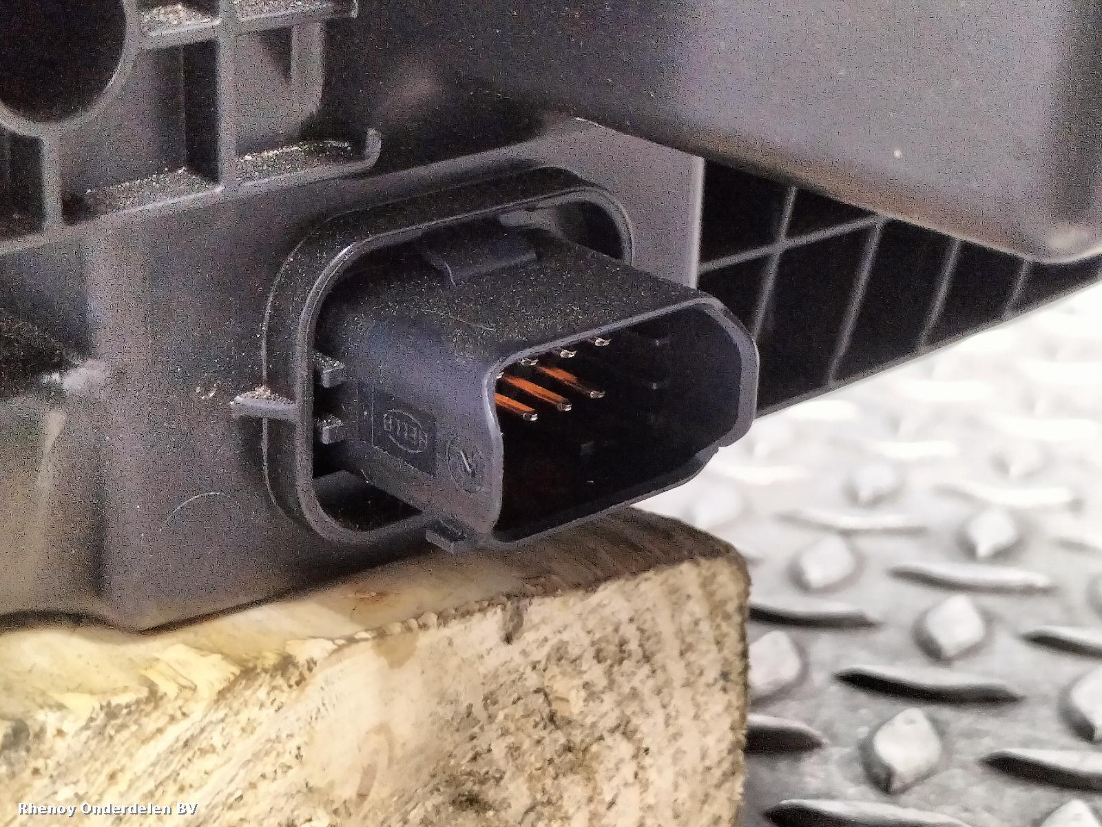 View Auto part KOPLAMP R NISSAN QASHQAI 2025