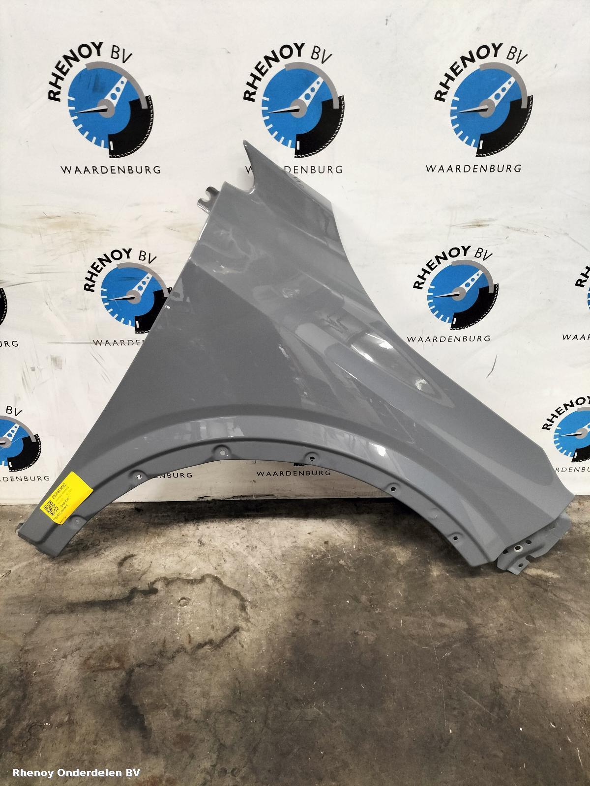 Bekijk Auto-onderdeel VOORSCHERM R NISSAN QASHQAI 2025