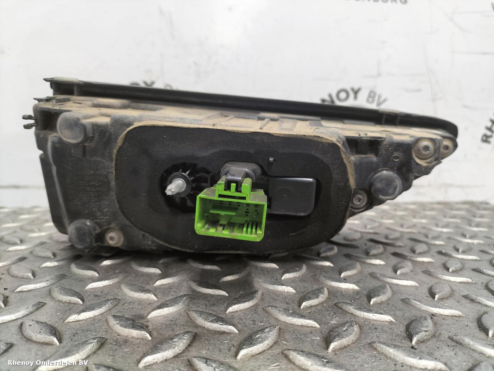 View Auto part ACHTERLICHT R VOLKSWAGEN GOLF 2021