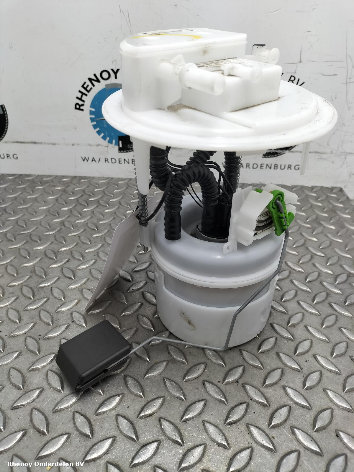 View Auto part Fuel Sending Unit PEUGEOT 208 2024