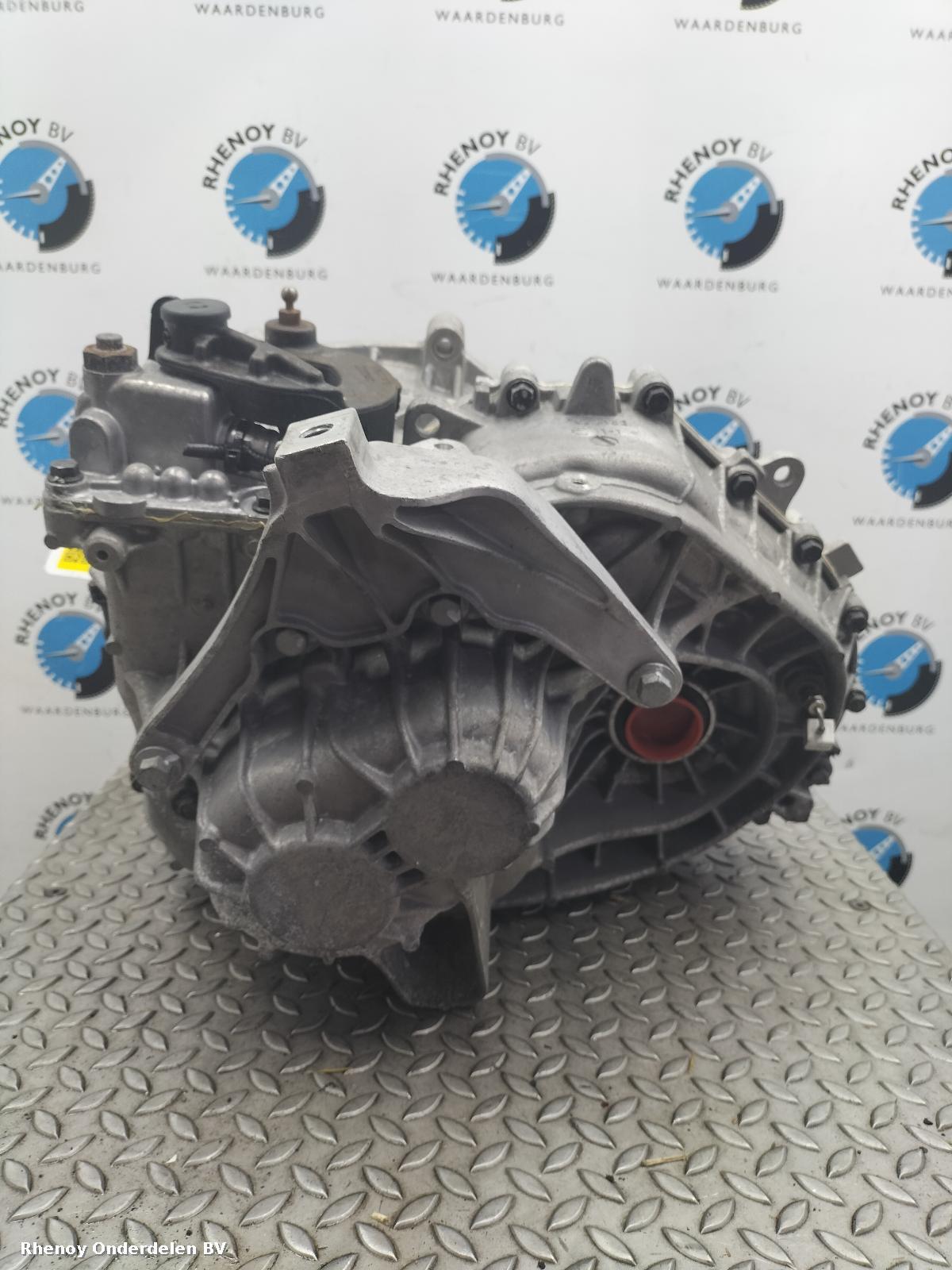 2013 LAND ROVER FREELANDER TRANSMISSIE / VERSNELLINGSBAK View Auto part TRANSMISSIE / VERSNELLINGSBAK LAND ROVER FREELANDER 2013