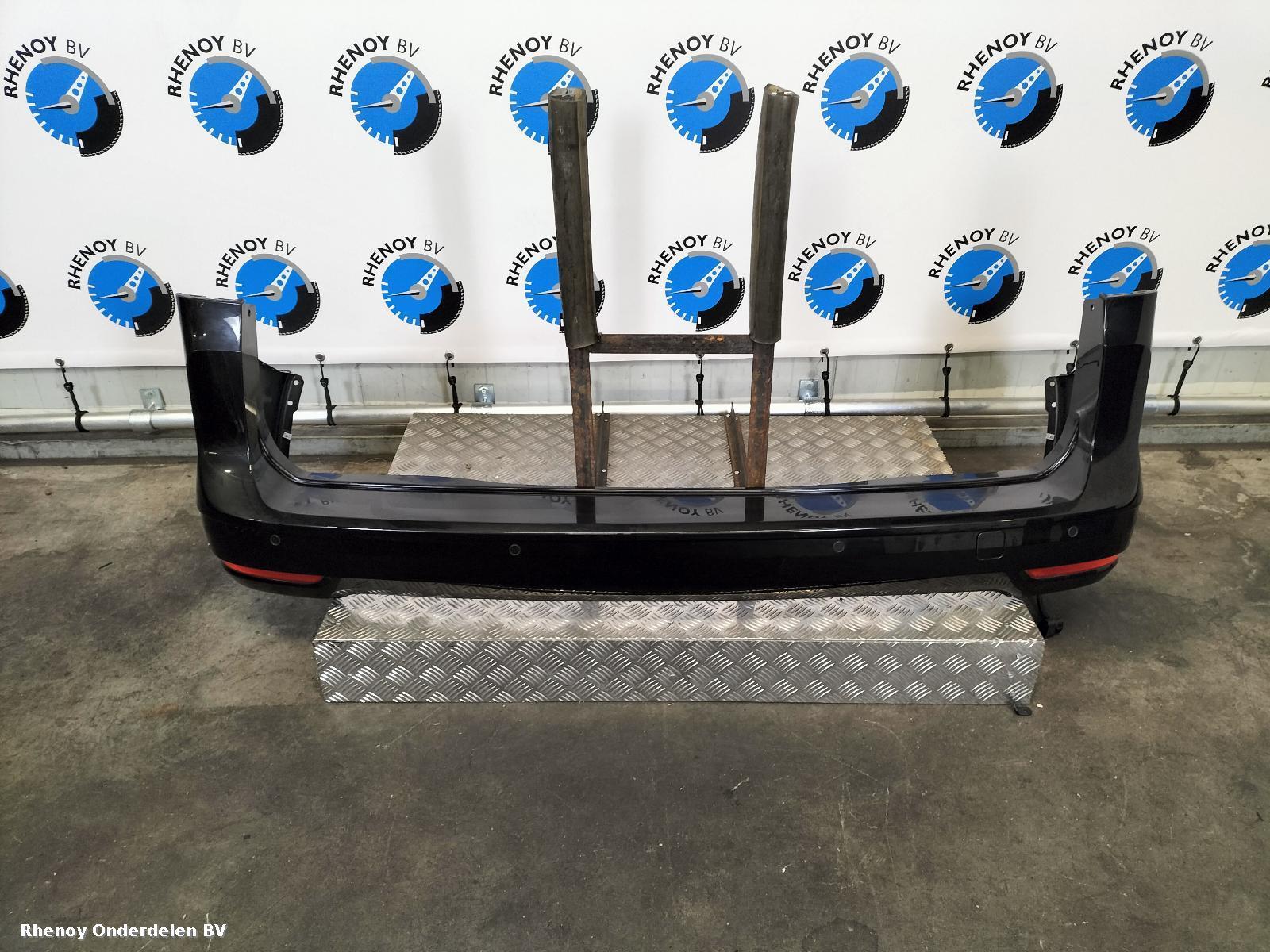 Bekijk Auto-onderdeel BUMPER ACHTER FORD TOURNEO CONNECT 2023