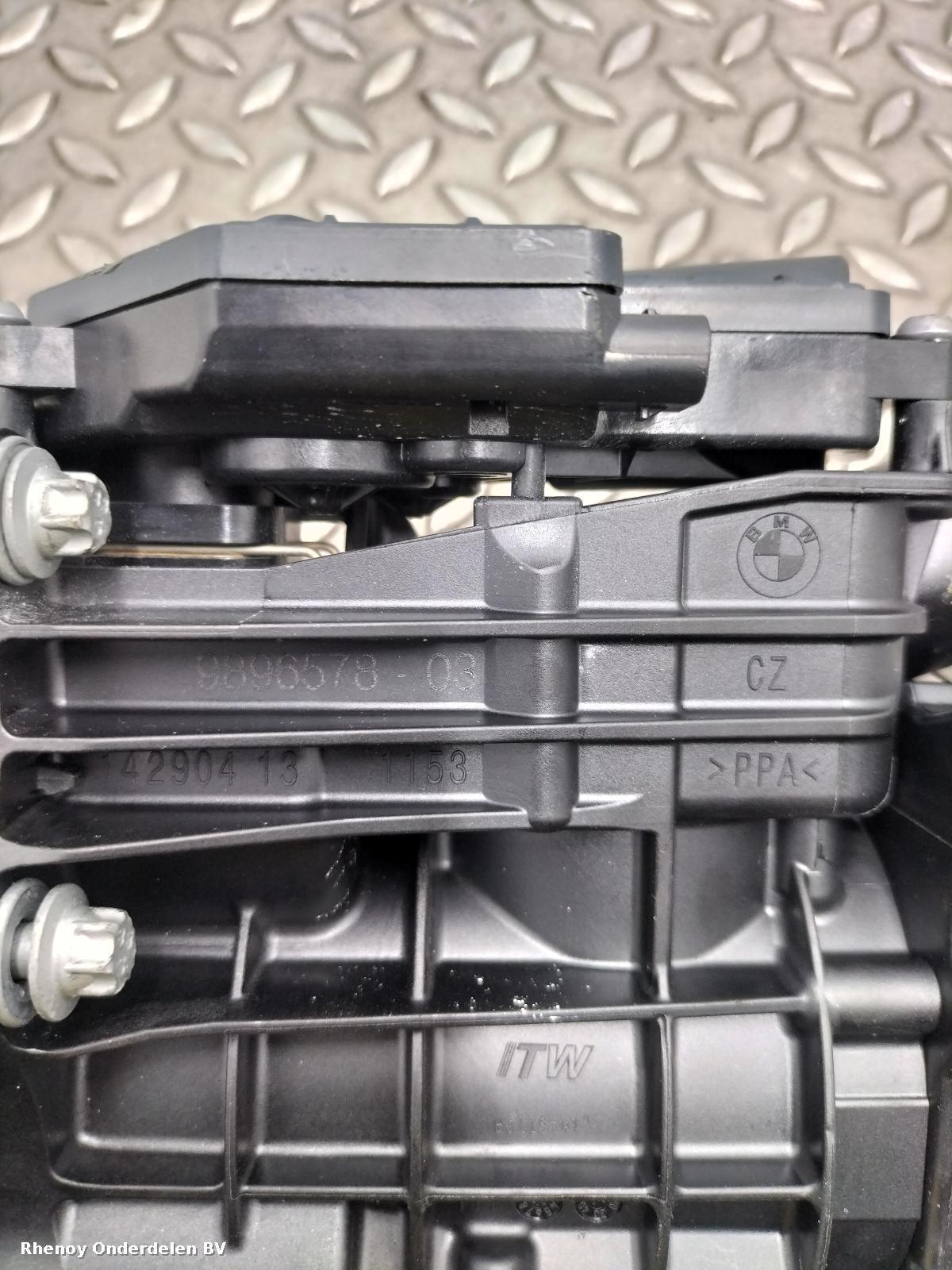 View Auto part THERMOSTAAT HUIS BMW 5 SERIES 2024
