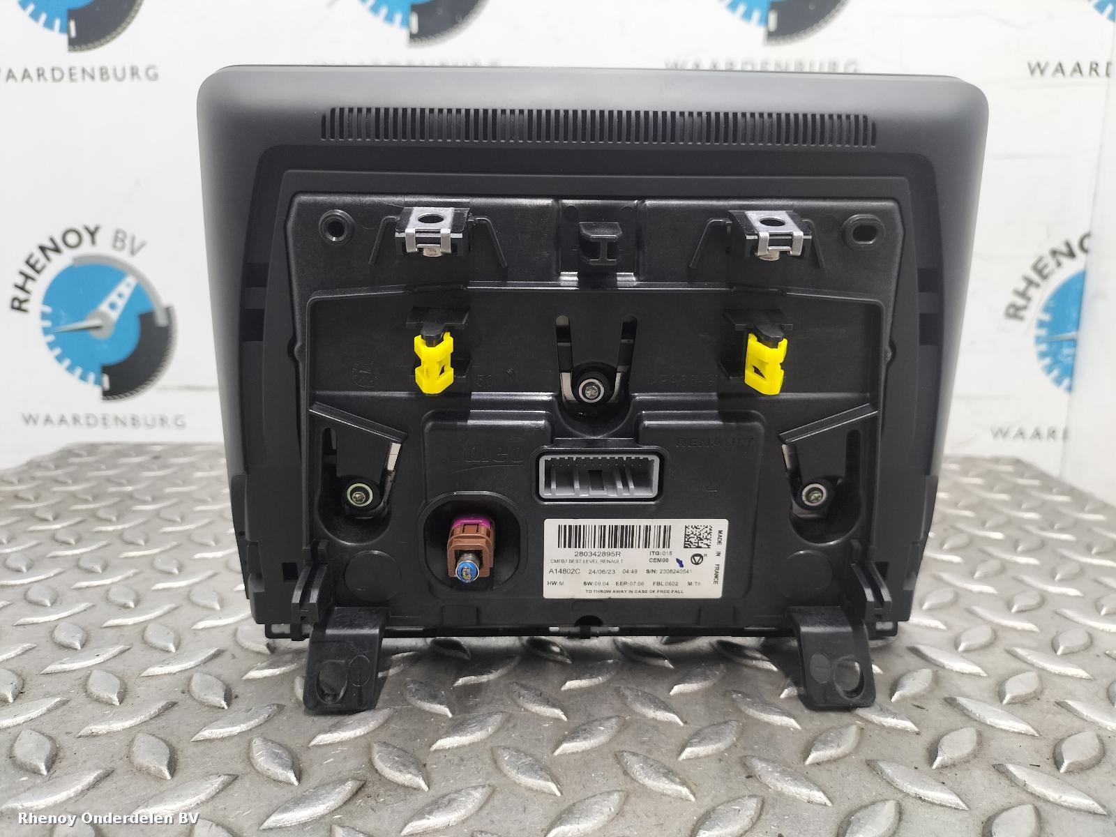 View Auto part NAVIGATIE RENAULT CAPTUR 2023