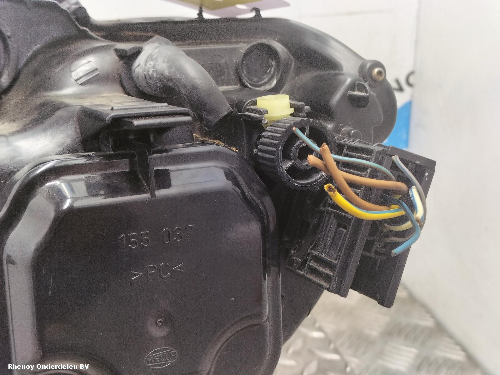 View Auto part KOPLAMP R BMW 7 SERIES 2004