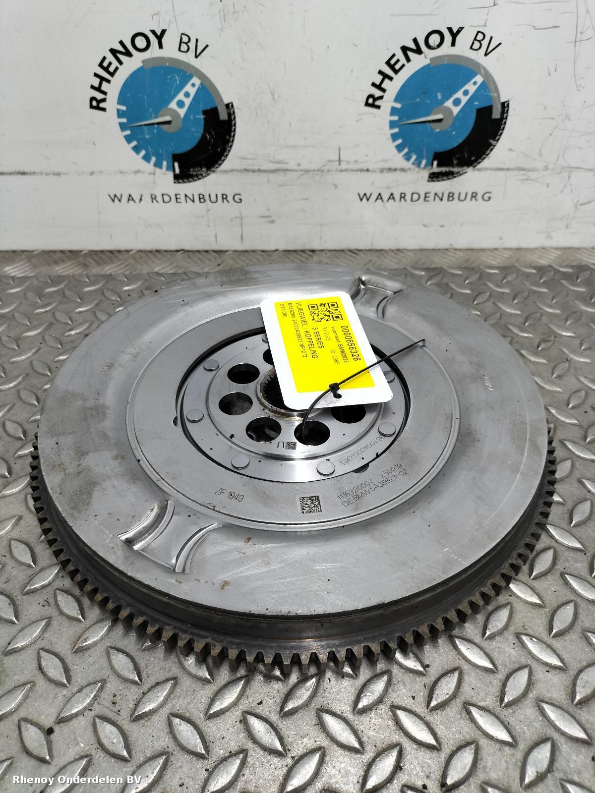 Bekijk Auto-onderdeel VLIEGWIEL / KOPPELING BMW 5 SERIES 2025