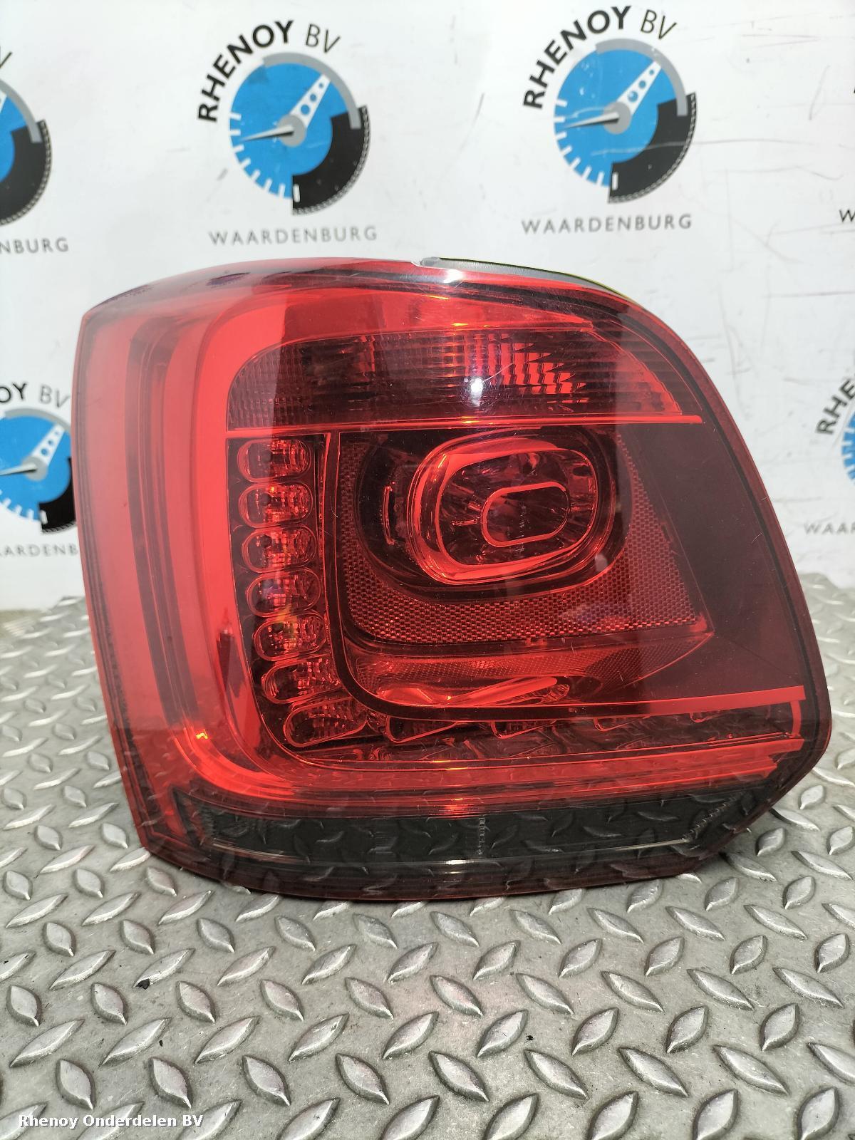 Bekijk Auto-onderdeel ACHTERLICHT L VOLKSWAGEN POLO 2012