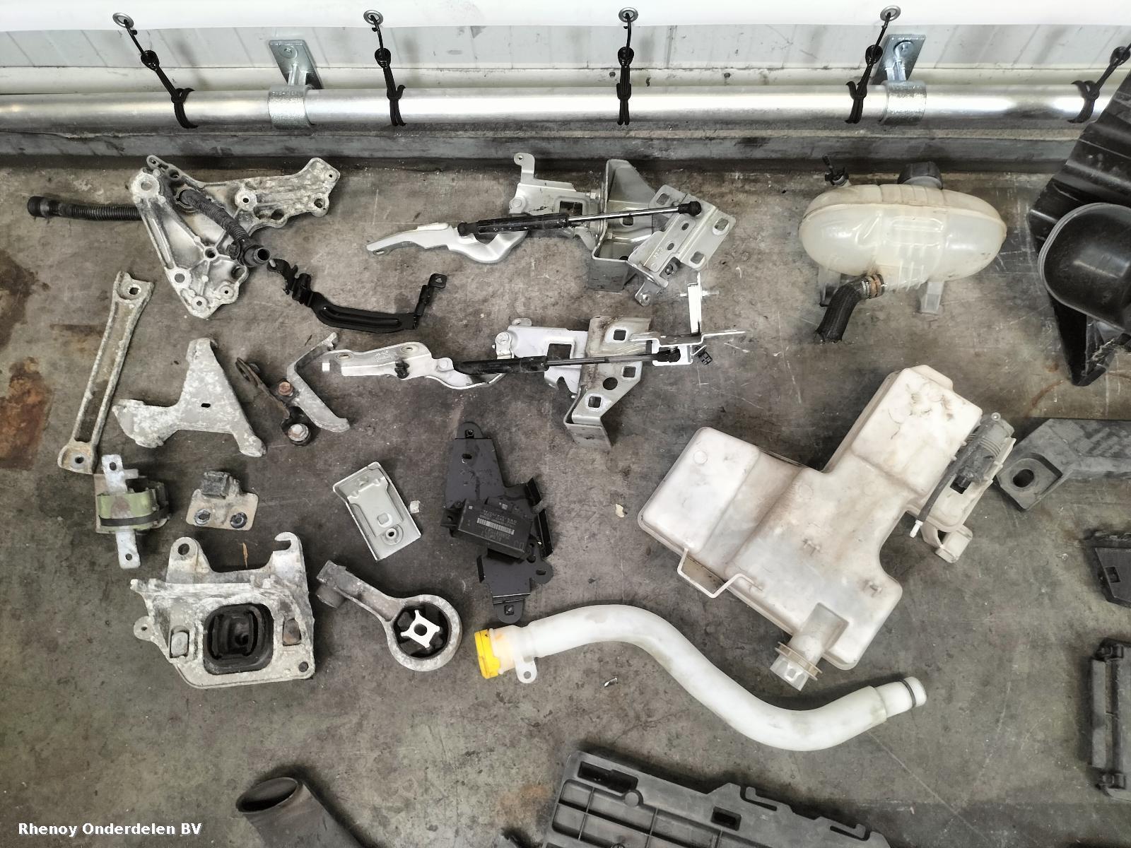 View Auto part VOORKOP COMPLEET RENAULT TRAFIC 2016
