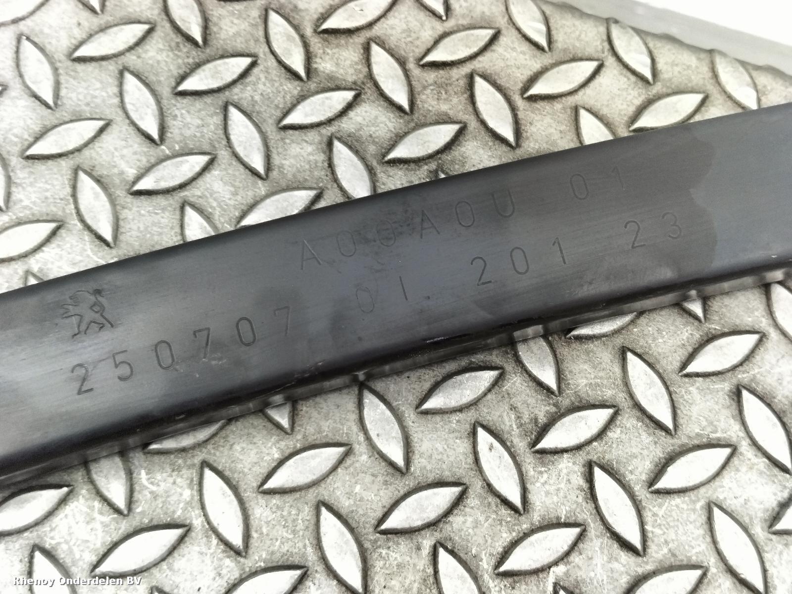 View Auto part VOORBUMPER BALK PEUGEOT 308 2023