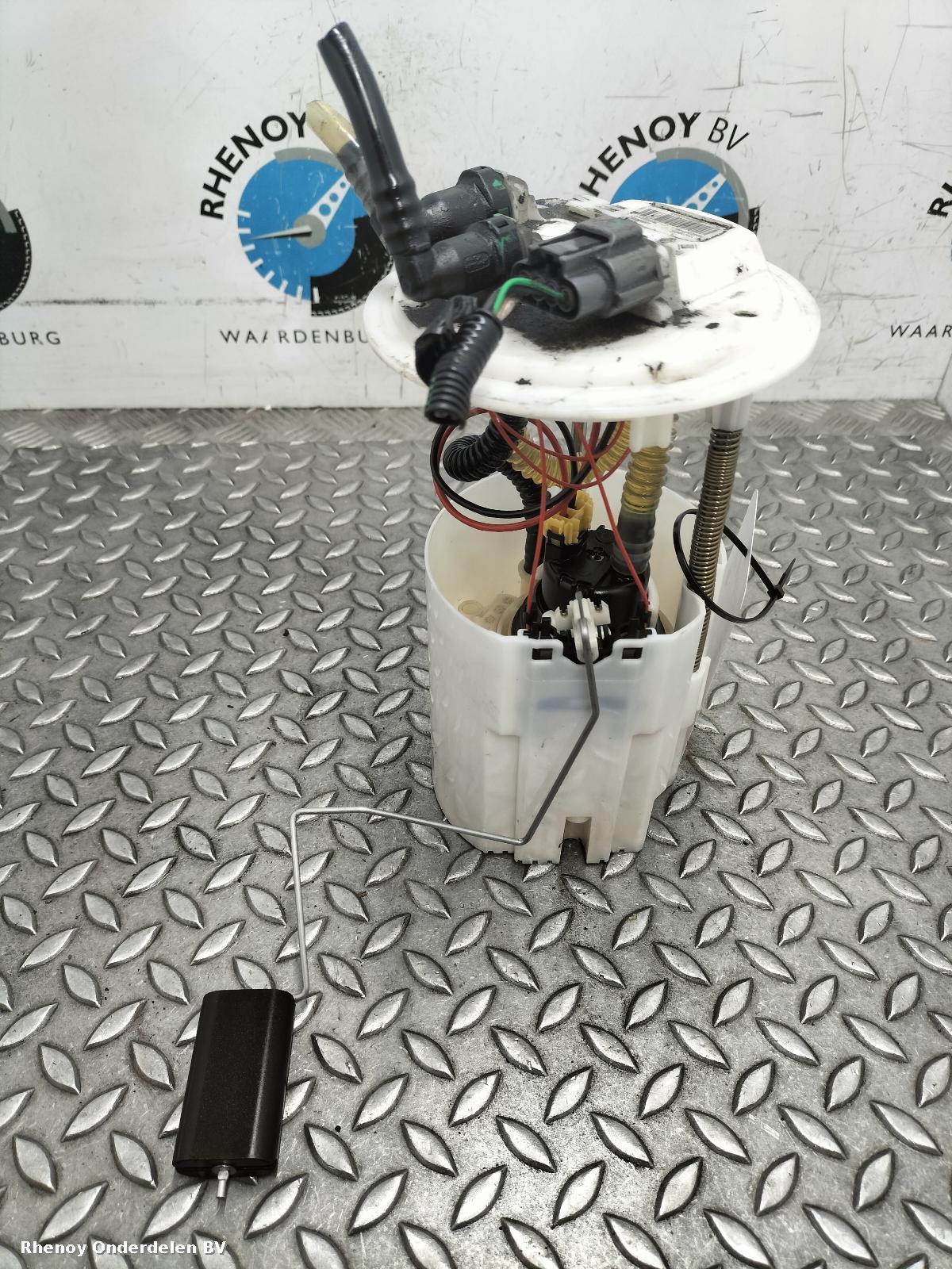 Bekijk Auto-onderdeel BRANDSTOF POMP (IN TANK)  RENAULT TRAFIC 2016