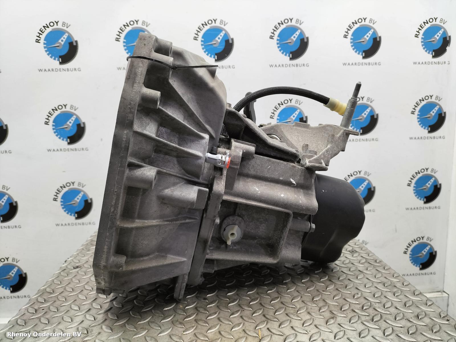 View Auto part TRANSMISSIE / VERSNELLINGSBAK RENAULT CLIO 2015