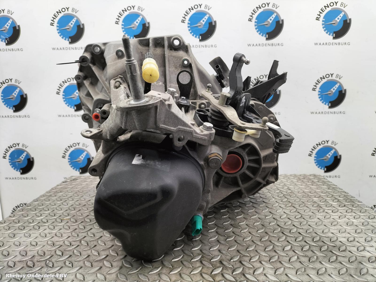 View Auto part TRANSMISSIE / VERSNELLINGSBAK RENAULT CLIO 2015